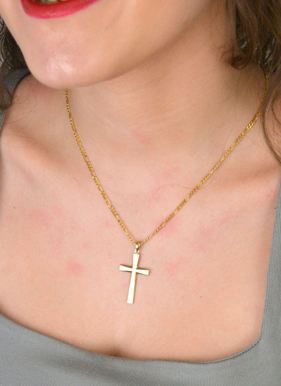 Złota zawieszka gładki krzyżyk próba 333, ZA 3836 333. Złoty krzyżyk to bardzo elegancki wybór na prezent, który jest subtelny i ponadczasowy. Jego proste krawędzie dodają mu delikatności, 1.jpg